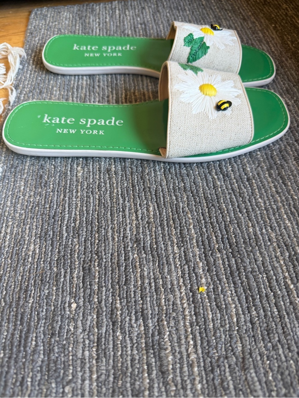 Kate Spade Seraphina Bee and Daisy Slide for Dopamine Dressing - Picture 3 of 6